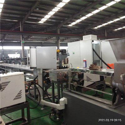 自粘型丁基膠卷材擠出機(jī)生產(chǎn)線