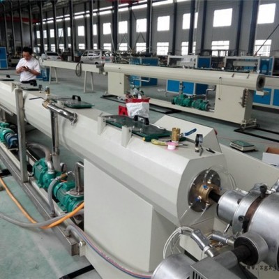 PE微噴管生產(chǎn)設(shè)備-PE微噴管設(shè)備-天信泰塑機(jī)