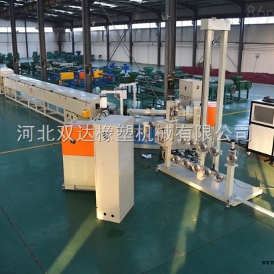 橡膠三復(fù)合擠出機生產(chǎn)線、三復(fù)合擠出機生產(chǎn)線
