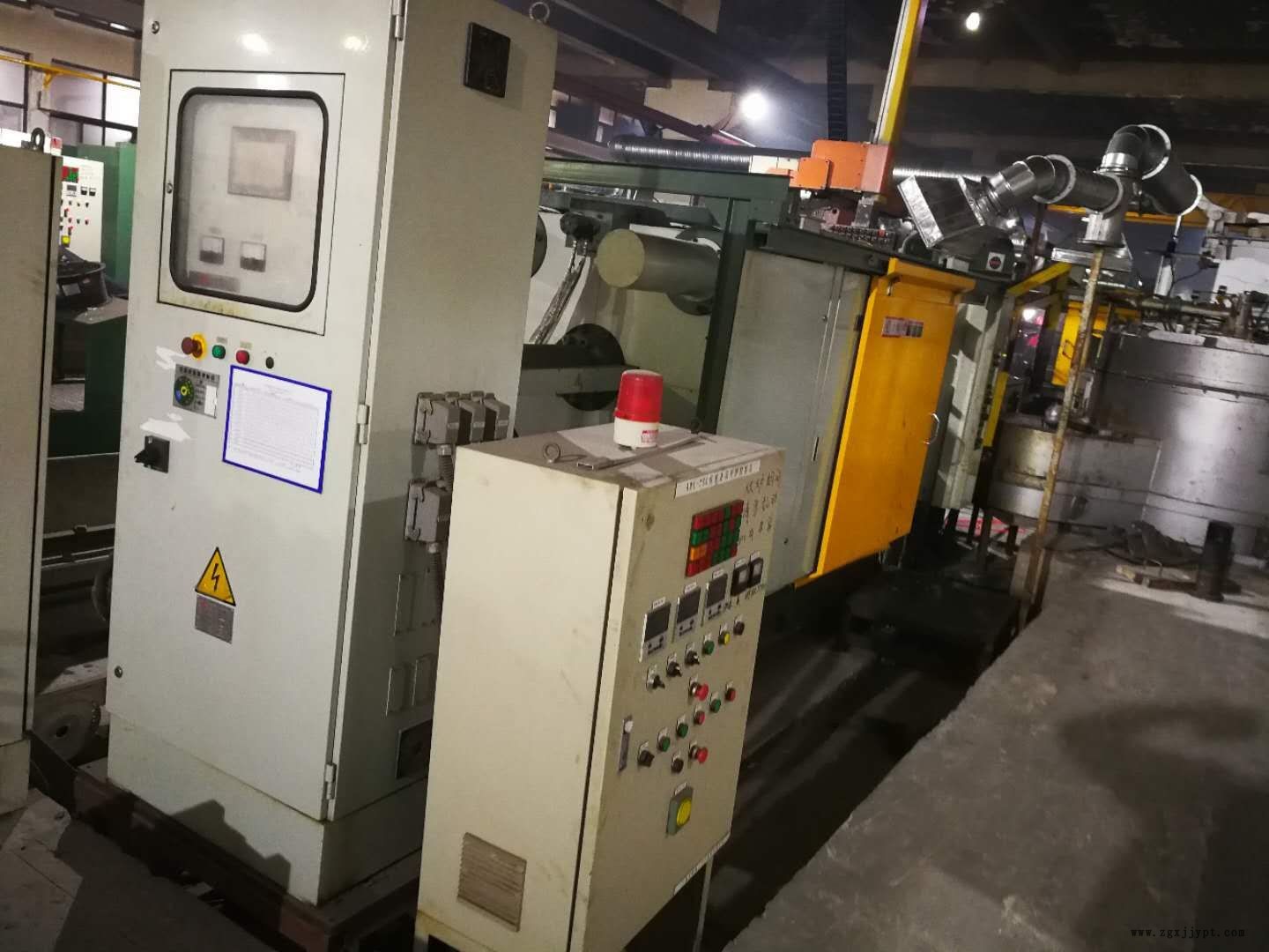 力勁800噸全新安裝未用的三代機帶震界伺服給湯噴霧取件機械手示例圖4