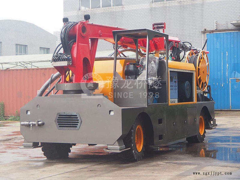 全自動機械手濕噴車操作簡單